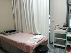 C12885位于昌吉市中山路枫叶广场内美业店低价急转