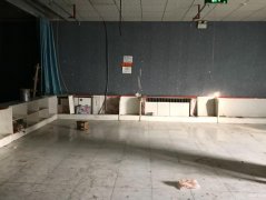 C13085位于昌吉市宁边西路市转盘附近临街商铺出租