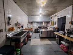 C13102 中亚北路汽配城对面85平餐厅转让