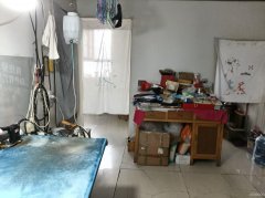 C13103位于呼图壁县上二工路临街干洗店转让