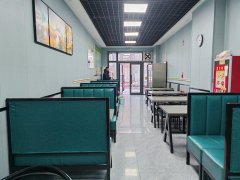 C13109阜康沿湖商业街80平餐厅转让