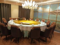 C13132位于五家渠贝鸟语诚经营中餐饮旺铺转让