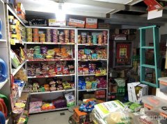 C13174店面转让  呼图壁县上二工路绿景苑小区门口超市转