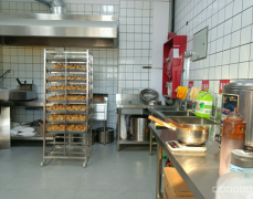 C13175位于昌吉市馕产业园区临街炸鸡店转让