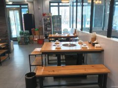 C13176位于呼图壁县西市南路临街火锅店转让