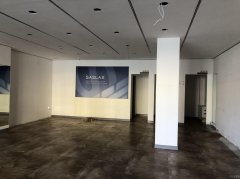 C13198呼图壁县园户村路粮城宾馆对面步行街左侧大门口旺铺