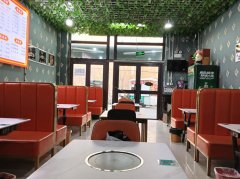 C13204位于五家渠君豪绿园东门临街快餐店转让