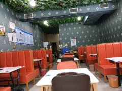 C13204位于五家渠君豪绿园东门临街快餐店转让