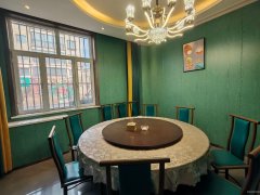 C13206奇台县尊尚名邸小区220平餐厅转让