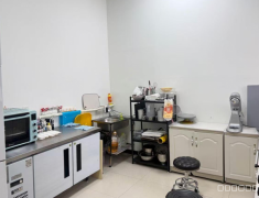 C13211位于五家渠高级中学附近蛋糕甜品店转让