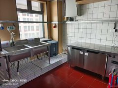 C13222新疆大学（河马泉新区)校区内好乐鸡店转让