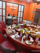 C12492位于乌市米东南路轻工学院对面餐饮店转让