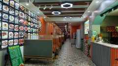 C12492位于乌市米东南路轻工学院对面餐饮店转让