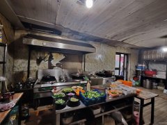 C13236粮校180平餐厅转让