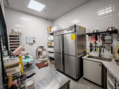 C13243翠竹园步行街93平蛋糕咖啡店转让