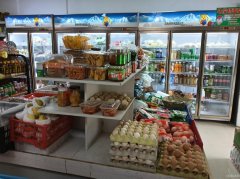 C13246位于奇台县天山北路临街商超转让