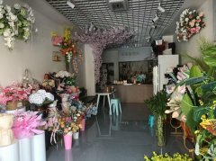 C13253位于阜康市商贸大厦附近花店转让