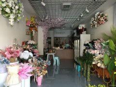 C13253位于阜康市商贸大厦附近花店转让