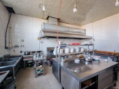 C13255五家渠102团世纪宏华物流园145平餐厅转让