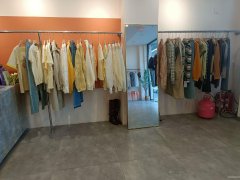 C13271位于阜康市华星小区附近服装店转让