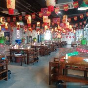 C13281呼图壁西市南路妇幼保健院附近640平餐厅转让