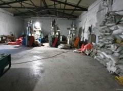 C13294位于五家渠市幸福路口附近院落出租出售