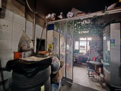 C13302天山区碱泉街80平轮胎店转让