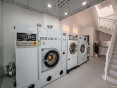 C13304东二环都市果岭150平干洗店转让