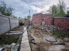 C13305阜康职业中专旁边路北250平厂房出租