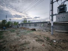 C13305阜康职业中专旁边路北250平厂房出租