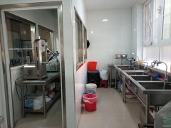 C13312位于阜康市元森国际西门餐饮店转让