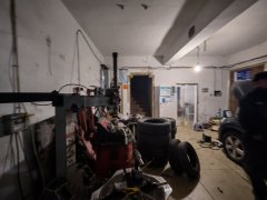 C13319八钢五金店和轮胎店转让