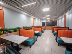 C13323迎宾路东三巷路口对面200平餐厅转让