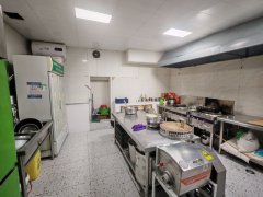 C13323迎宾路东三巷路口对面200平餐厅转让