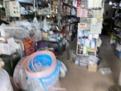 C13328出租呼图壁乌伊东路世纪家园北门对面临街毛氏建材