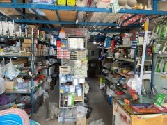 C13328出租呼图壁乌伊东路世纪家园北门对面临街毛氏建材