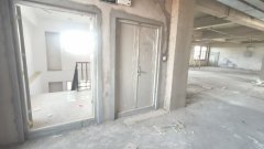 C13331位于昌吉市高新区大学城商圈门面出租