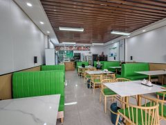 C13332阜康阜华景源100平餐厅转让