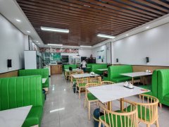 C13332阜康阜华景源100平餐厅转让