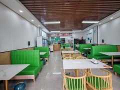 C13332阜康阜华景源100平餐厅转让