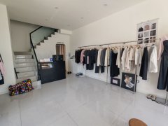 C13333喀什东路吾悦花园城商业街80平服装店转让