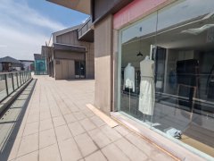 C13333喀什东路吾悦花园城商业街80平服装店转让