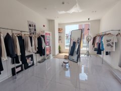 C13333喀什东路吾悦花园城商业街80平服装店转让