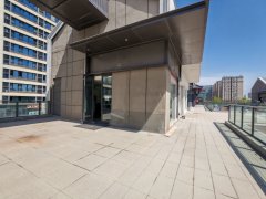 C13333喀什东路吾悦花园城商业街80平服装店转让