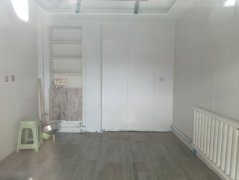 C13334位于延安南路飞马商圈临街旺铺出租