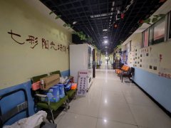 C13336阜康一小对面三楼110平商铺出租