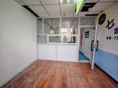 C13336阜康一小对面三楼110平商铺出租