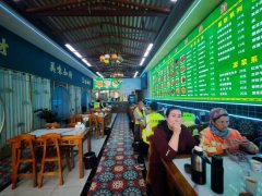 C13343开发区蓝领公寓南门164平餐厅转让