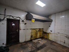 C13358阜康西沟中泰矿业对面美食街120平旺铺出售