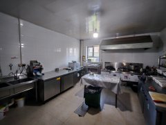 C13374五家渠外环路美食街125平餐厅转让